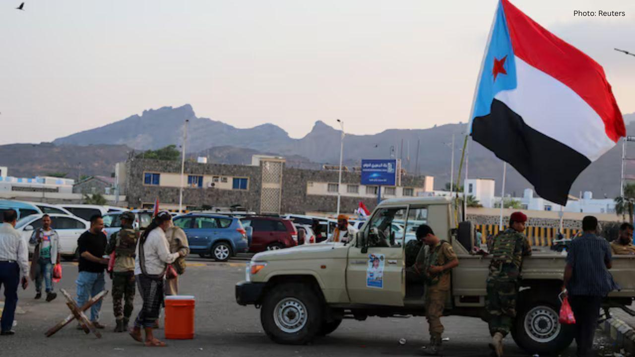 Hadramout's Peaceful Initiative to Regain Military Sites as Gulf Strains Grow