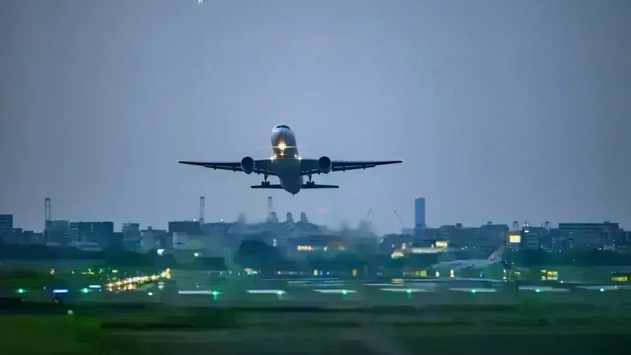 Air Travel Disruptions: Flights from Dubai and Turkey to Iran Cancelled