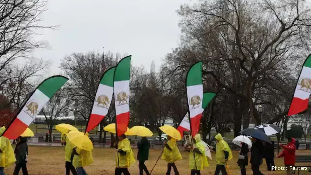 Cautious Voices Among U.S. Senators Regarding Military Intervention in Iran