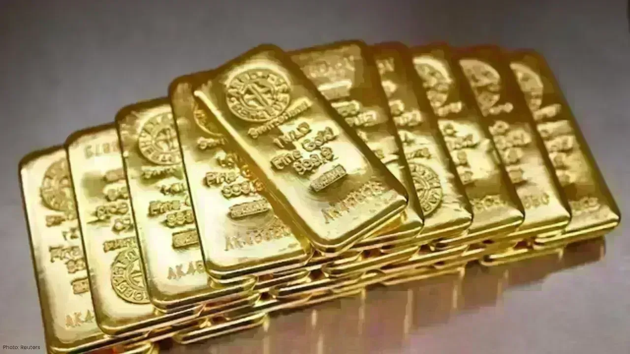 Gold Approaches All-Time High, Silver Surges Past $90 Amid Rate Cut Speculations