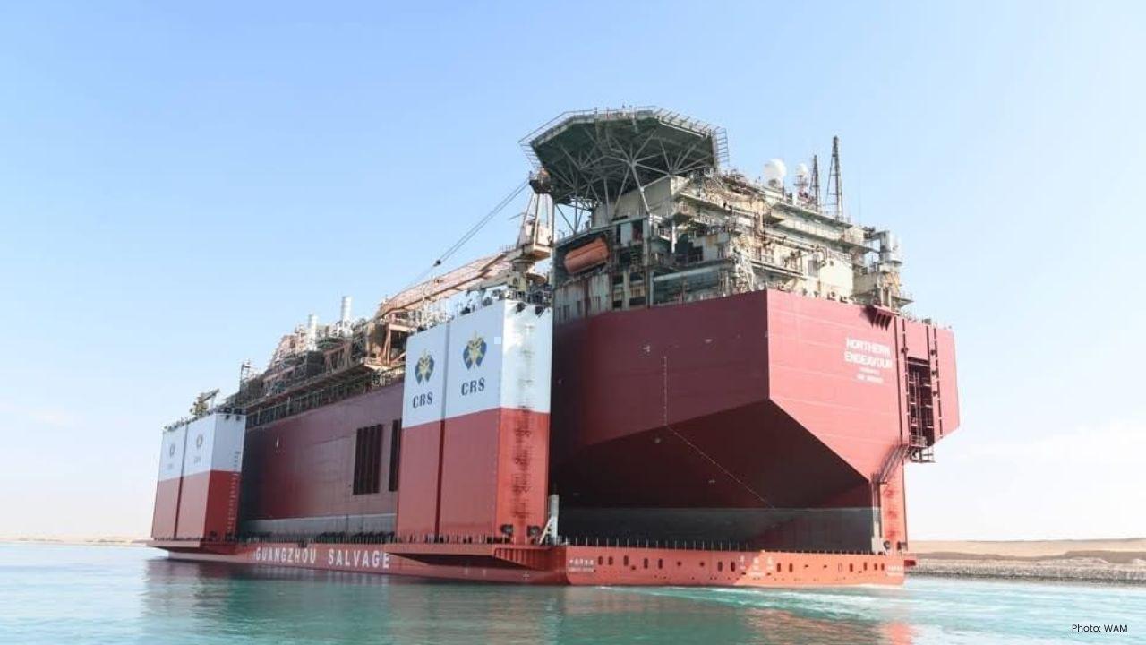 Suez Canal Clears Mega Heavy-Lift Ship Transit