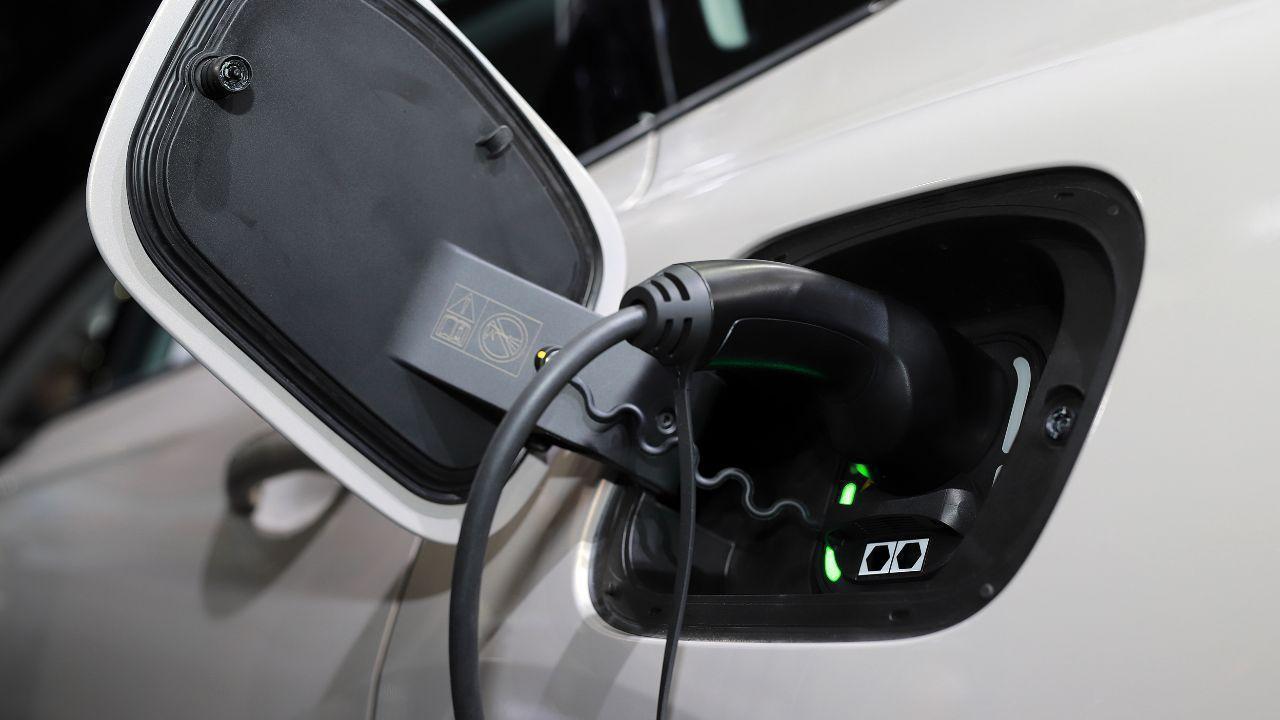 Sharjah Regulates EV Charging Stations Across the Emirate