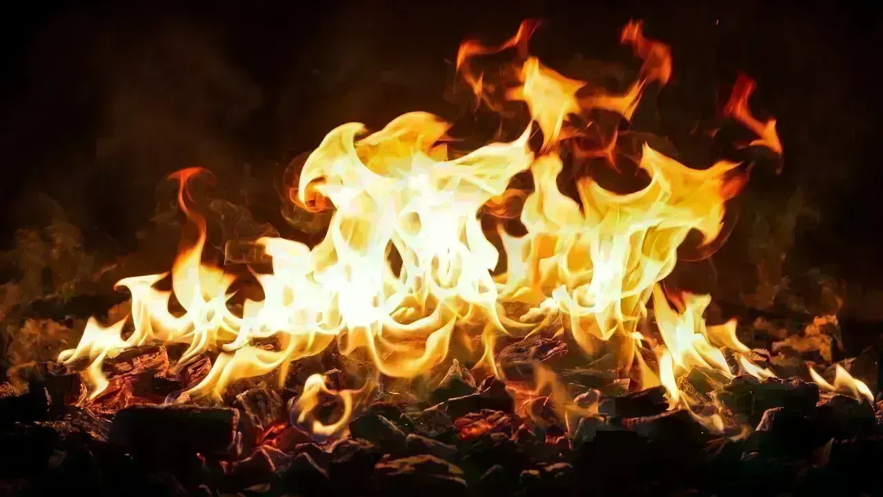Investigation Launched into Fire Aboard Ever Lenient in Singapore