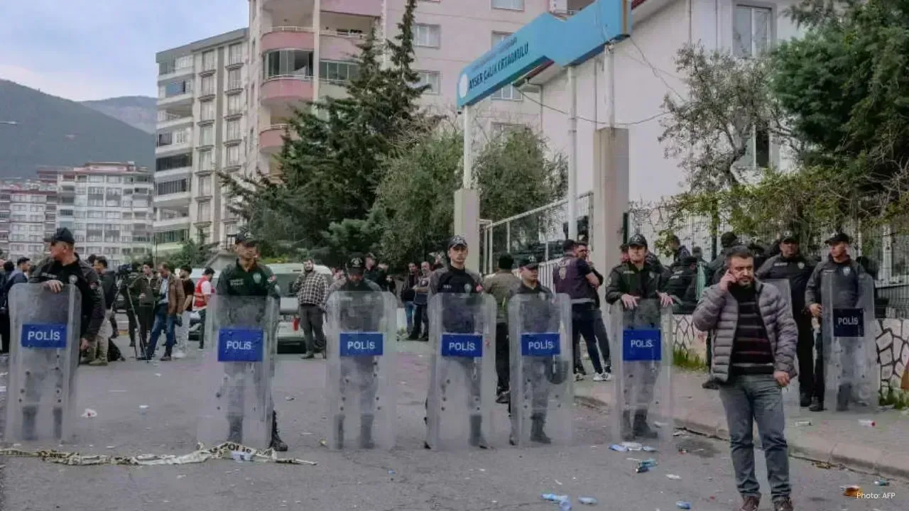 UAE Criticizes Turkey's School Shooting, Sends Condolences