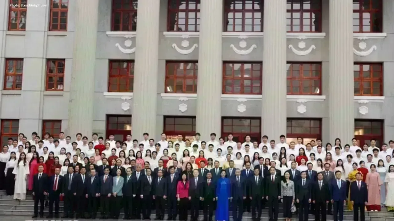 Vietnam's To Lam Honors Historic Ties at China Site