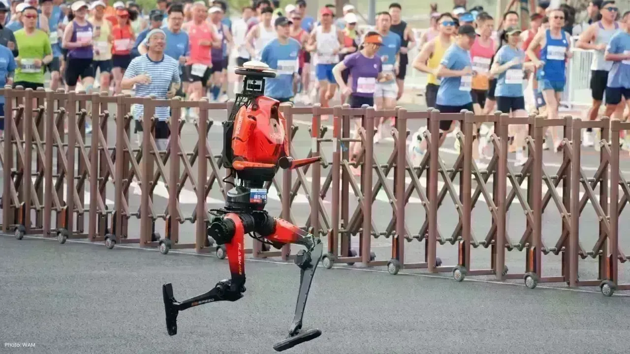 Record-Setting Humanoid Robot Dominates Half Marathon in Beijing