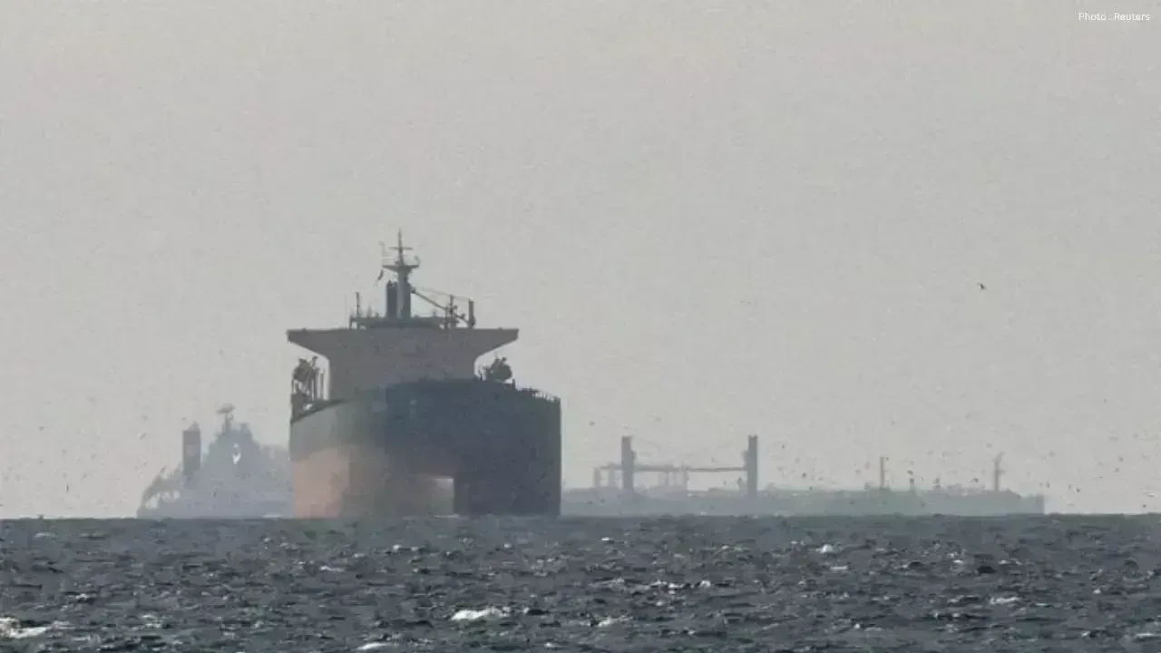 Concerns Rise in Gulf Over US-Iran Negotiations Impact on Hormuz