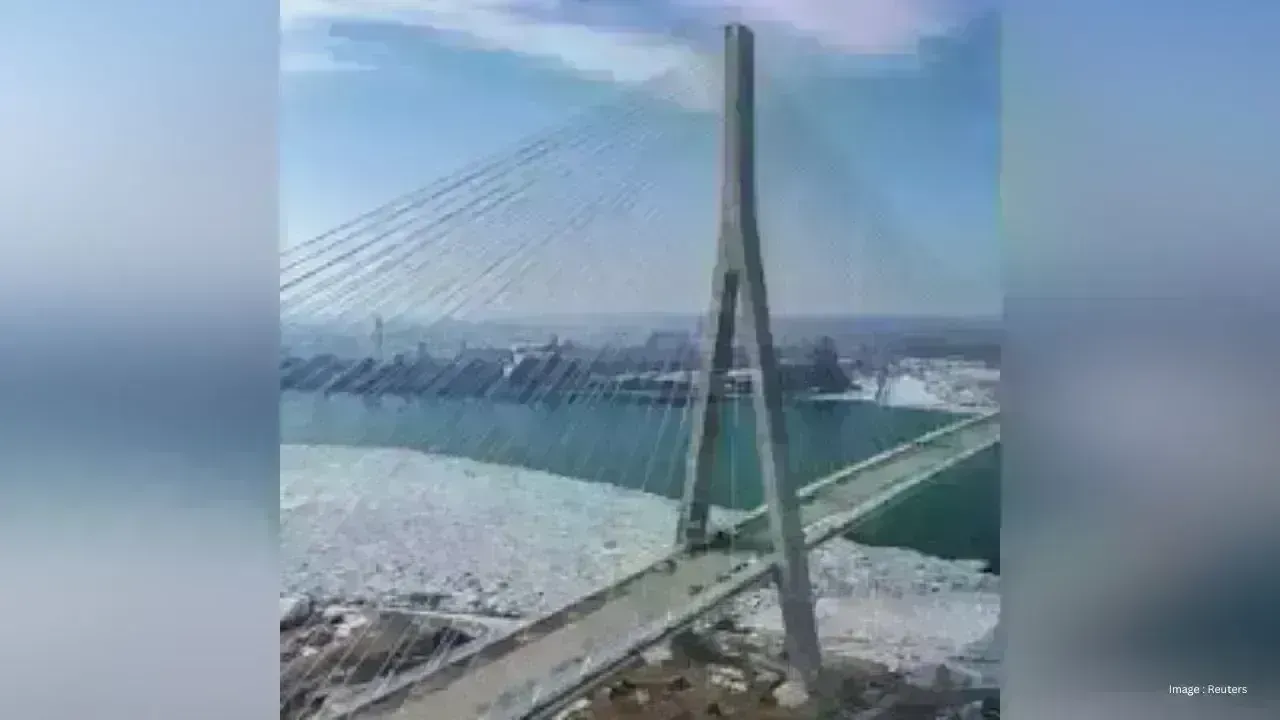 Île Mercier Bridge in Montreal Closed Amid Flood Concerns