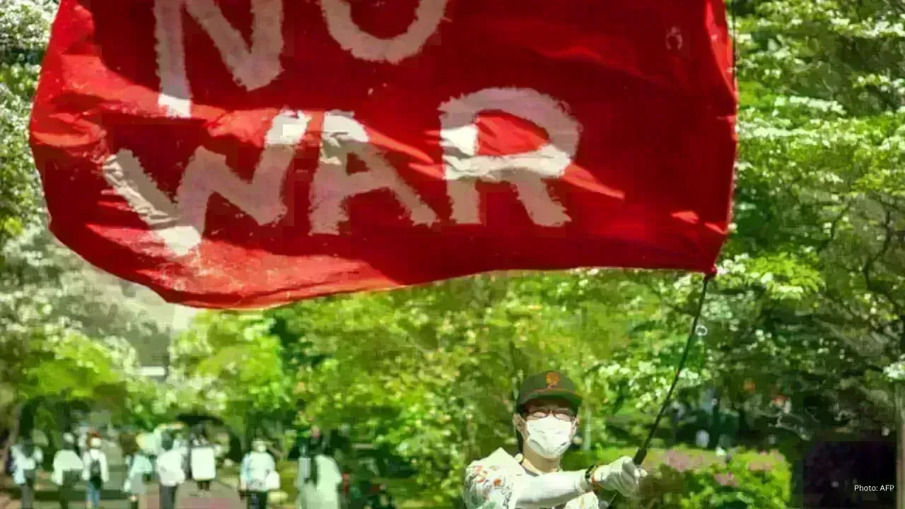 Youth in Japan Take to the Streets to Uphold Pacifist Constitution