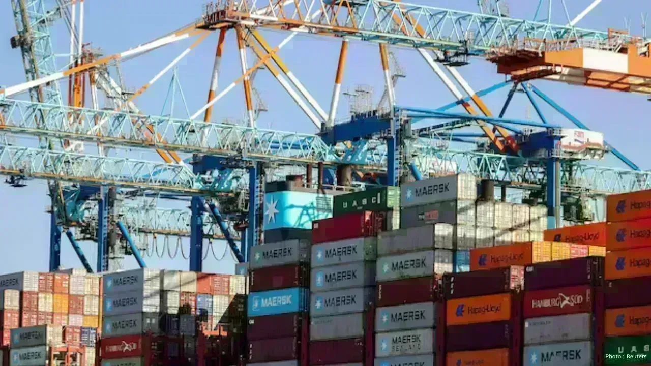 Iran Conflict Fuels Profit Surge for European Logistics Amid Shipping Turmoil