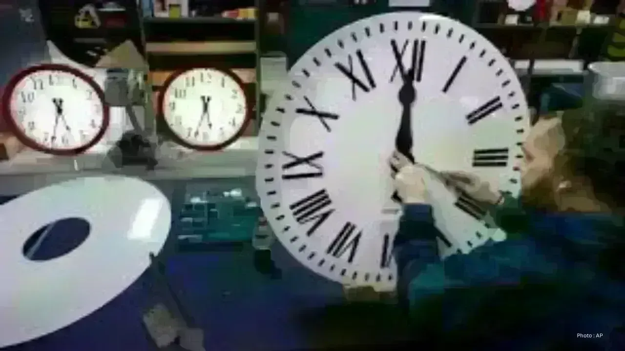 Alberta's Bill 31 Aims for Permanent Daylight Saving Time
