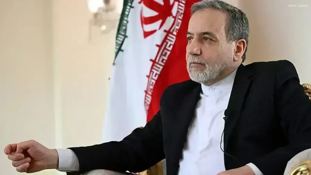 Iran's Foreign Minister Engages with Pakistan's Army Chief Amid Diplomatic Initiatives