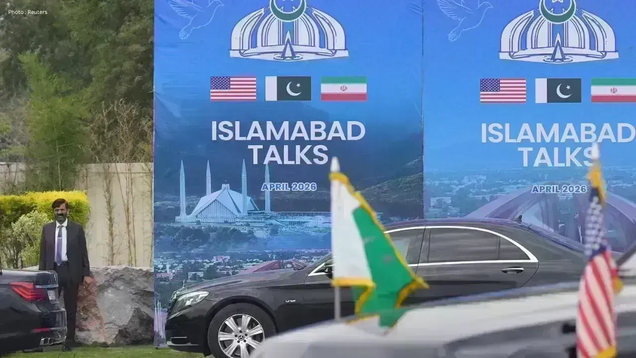 Iran's Foreign Minister in Islamabad to Facilitate US-Iran Dialogue