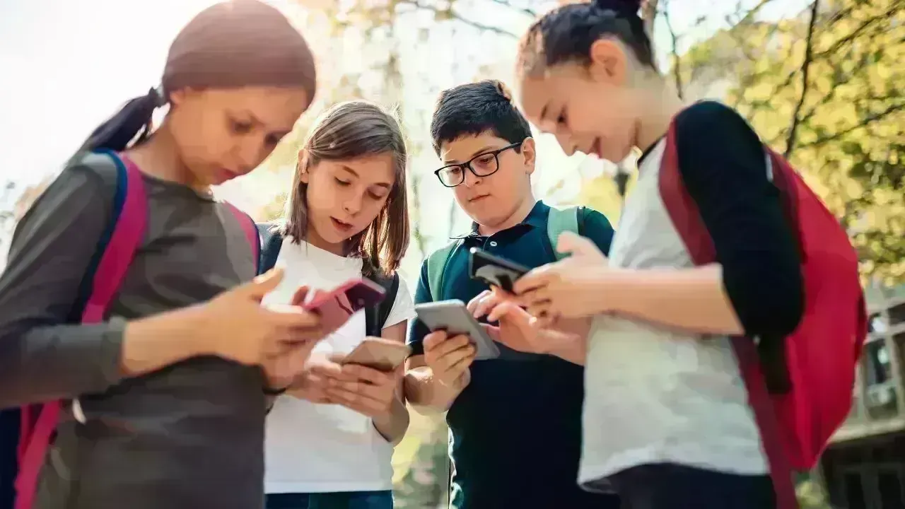 Roblox Enhances Chat Safety for Users Under 16 in Indonesia
