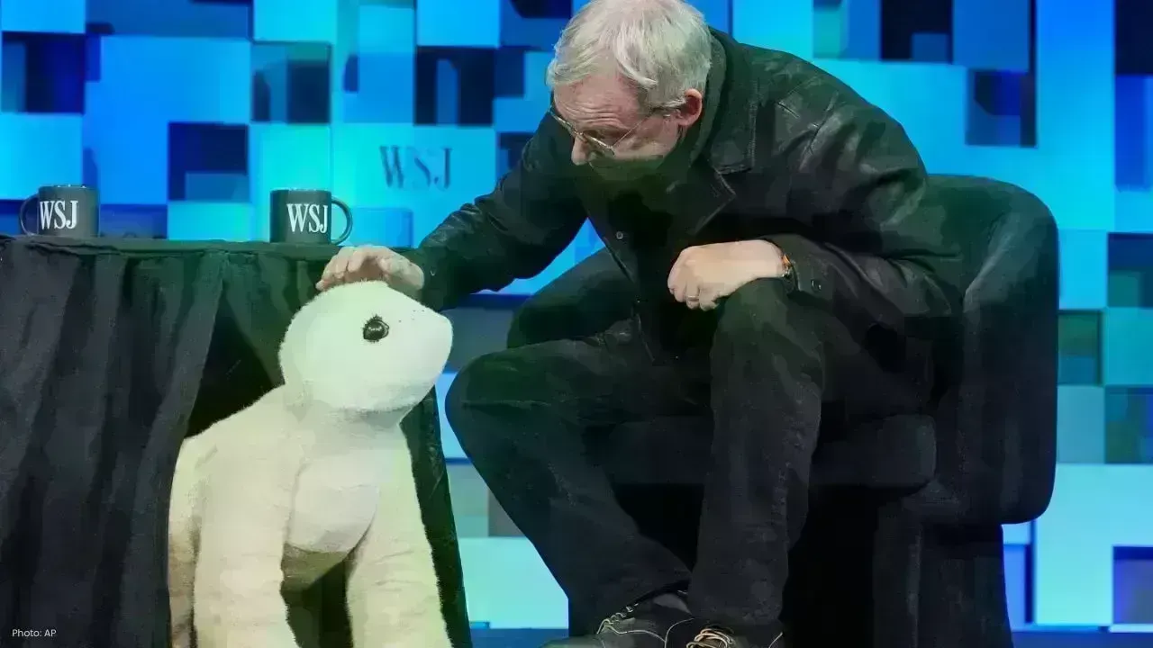New AI Companion Robot 'Familiar' Introduced by iRobot's Colin Angle