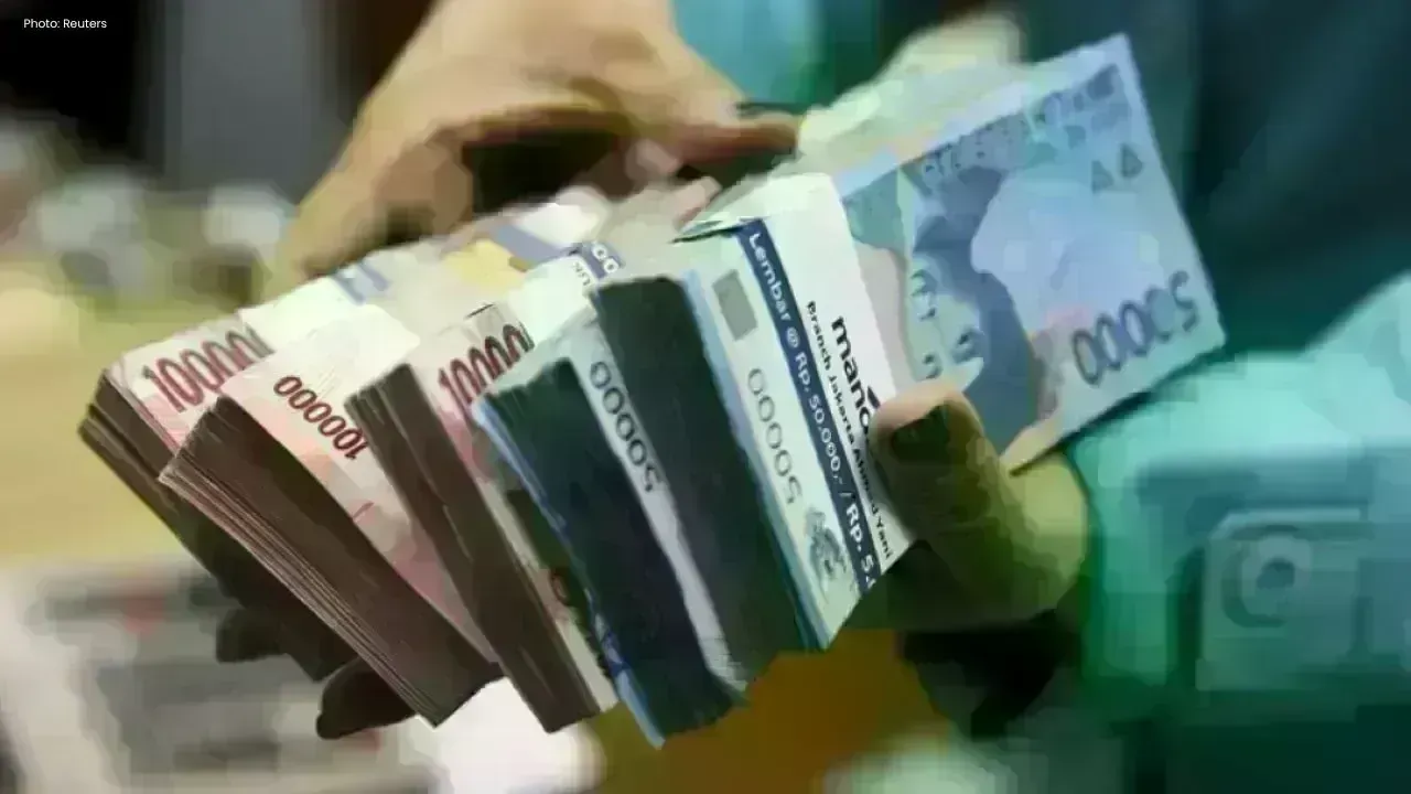 Indonesia Secures $3.3 Billion Amid Rupiah Defense