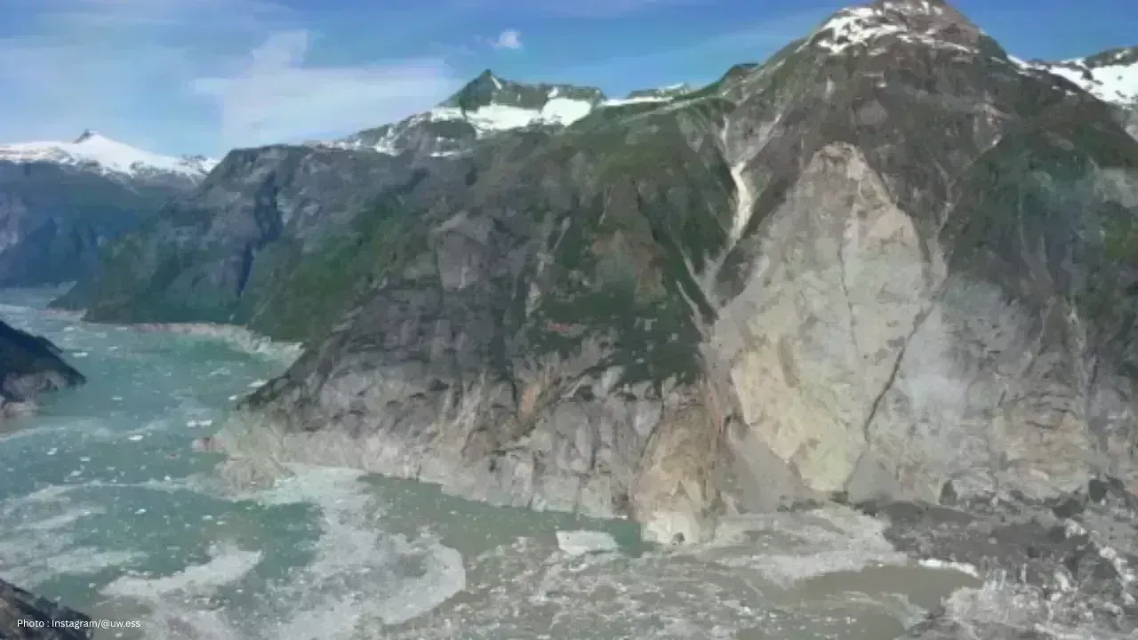 Historic Tsunami Triggered by Alaskan Landslide Captured by Satellites