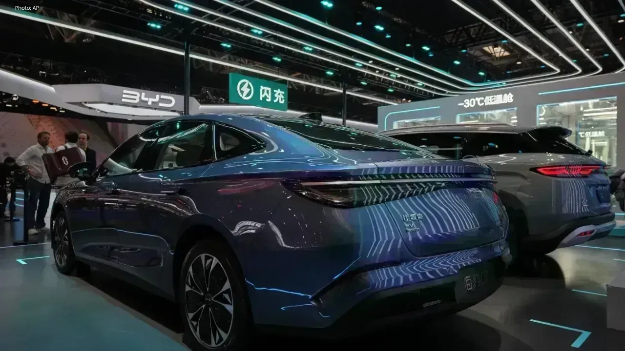 China's Car Export Surge Comes Amid Domestic Sales Decline