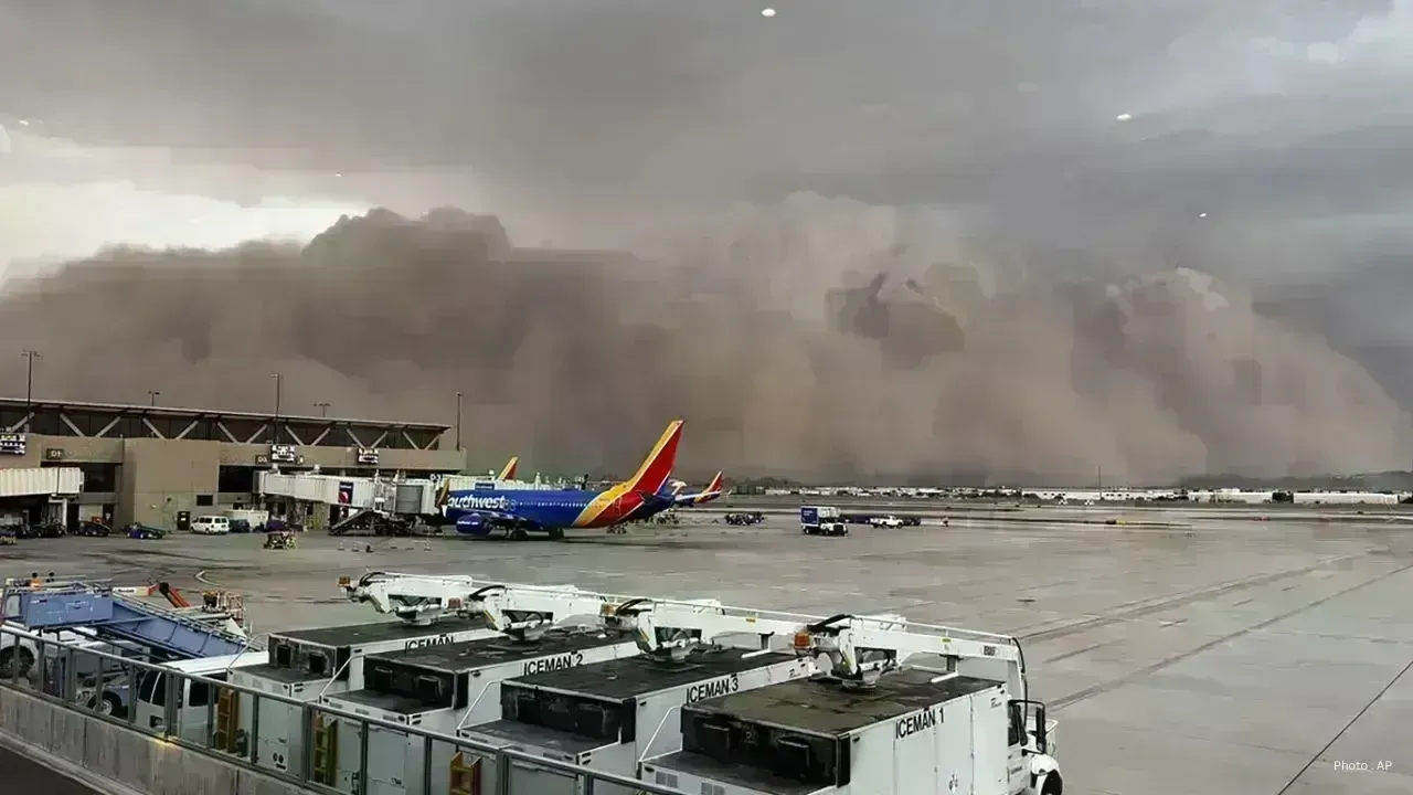 Severe Winds and Dust Storm Disrupt Southern Manitoba