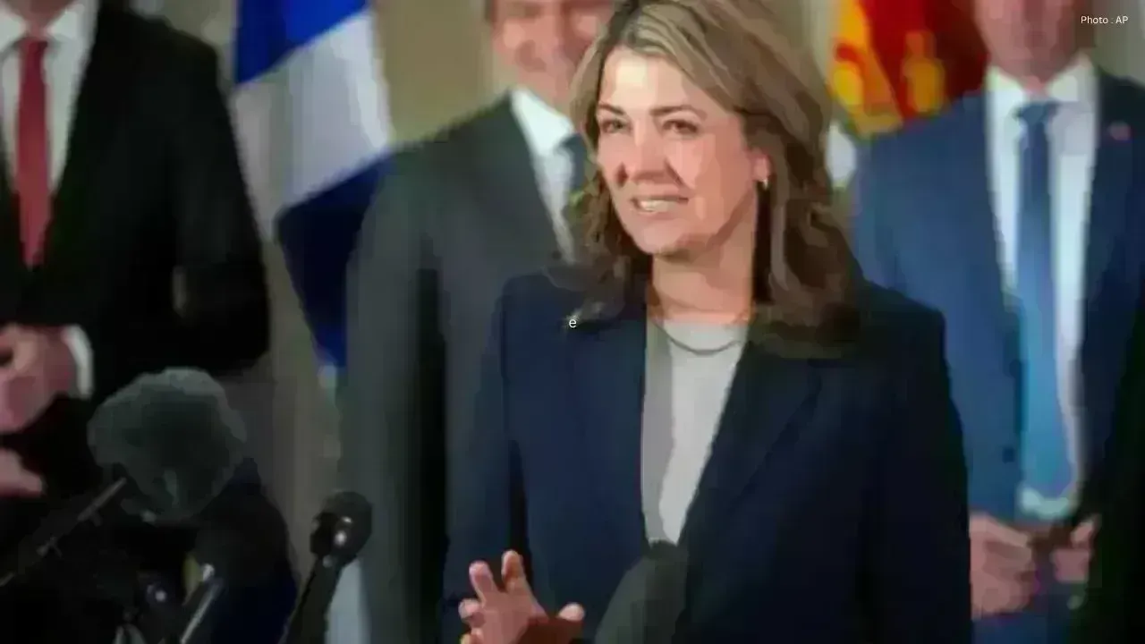 Danielle Smith Dismisses UCP President's Views on Alberta Separatism