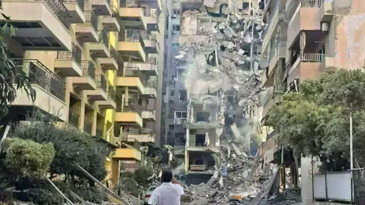 Israeli Airstrikes Target Beirut Suburb, Leaving 14 Dead in Southern Lebanon