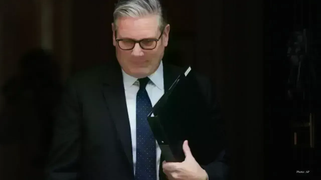 New Records on Mandelson Highlight Challenges for Starmer Administration