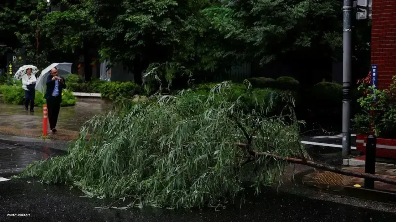 Tropical Storm Jangmi Strikes Japan, Power Outages Reported