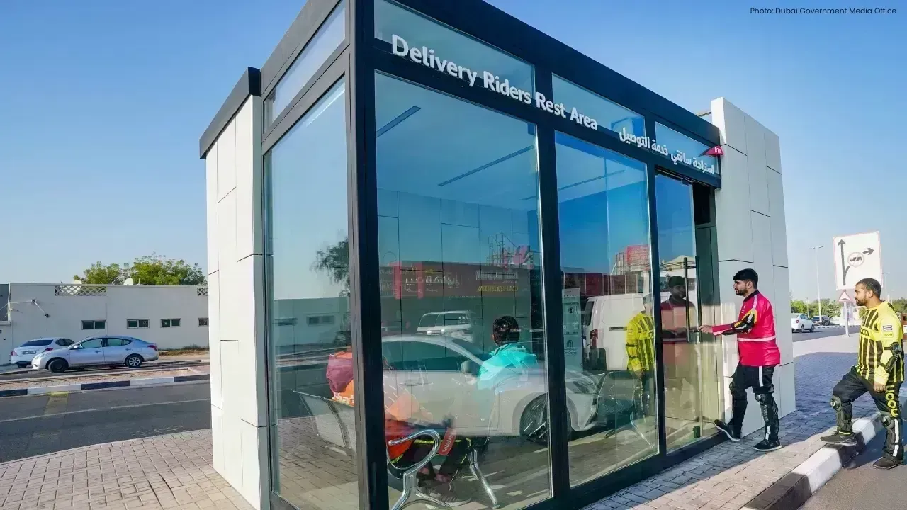 RTA Unveils 40 Cooling Stations for Delivery Riders in Dubai