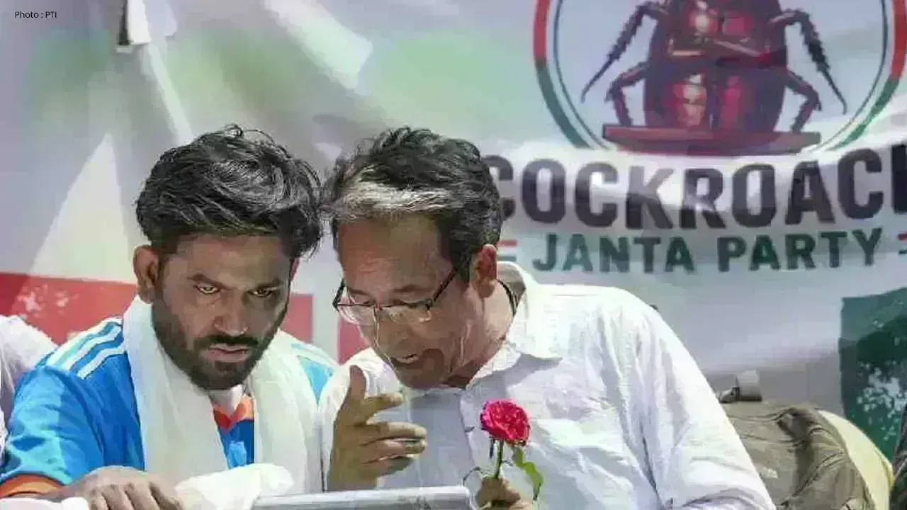 Protest by Cockroach Janta Party Demands Minister's Resignation in Delhi