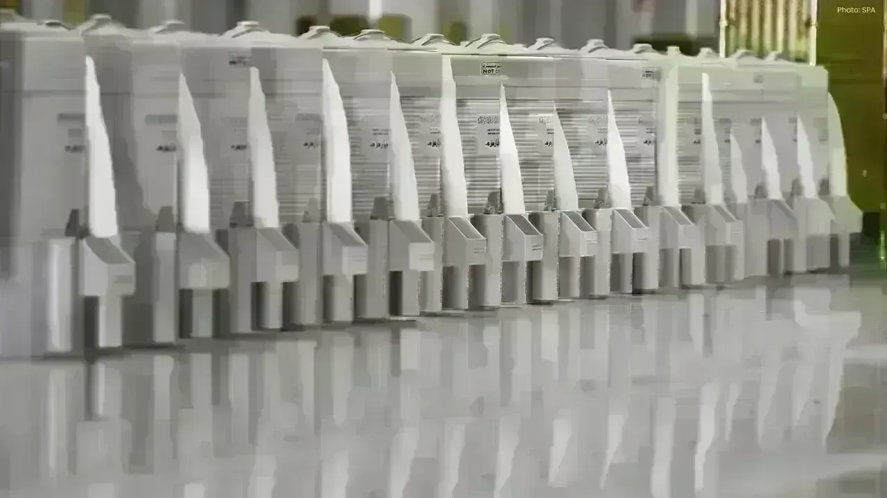Daily Distribution of 235 Tons of Zamzam Water at the Prophet’s Mosque