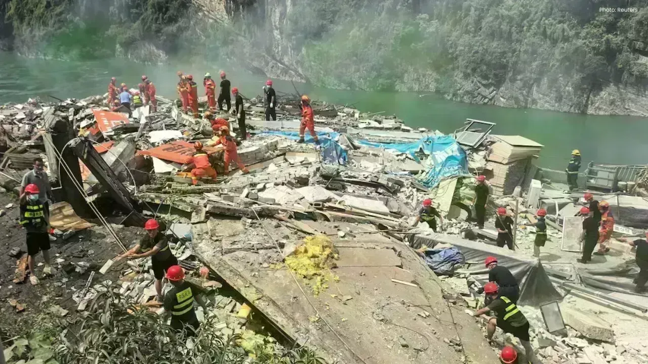 Landslide in Chongqing: 8 Rescued Amid Evacuations