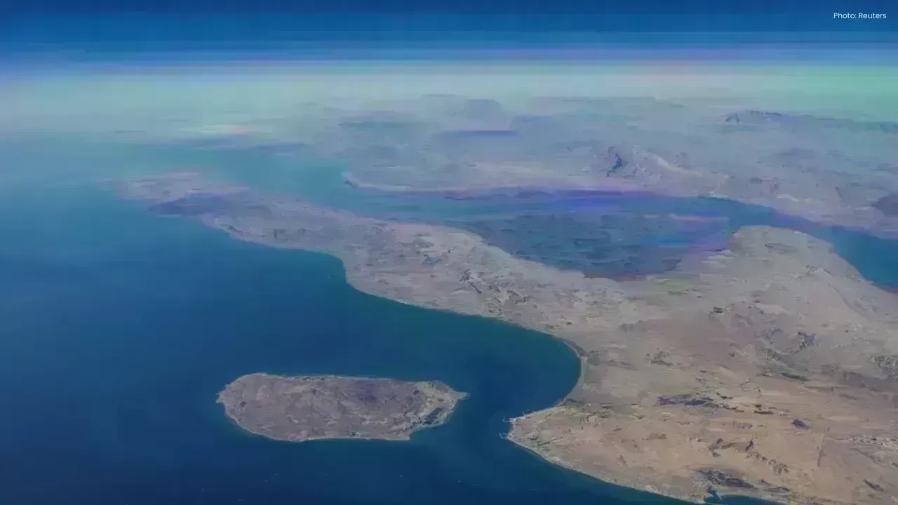 Iran, Oman Near Deal on New Strait of Hormuz Maritime Route