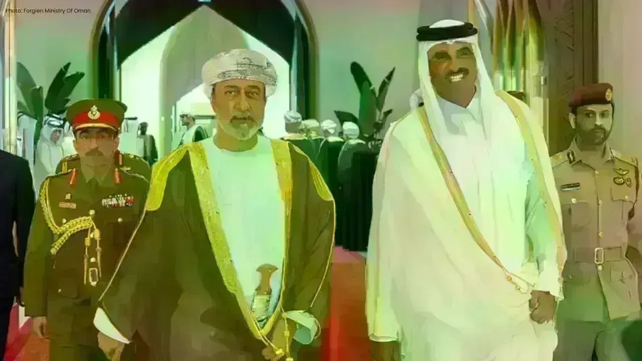 Sultan Haitham Holds Talks with Qatar Emir Sheikh Tamim in Doha