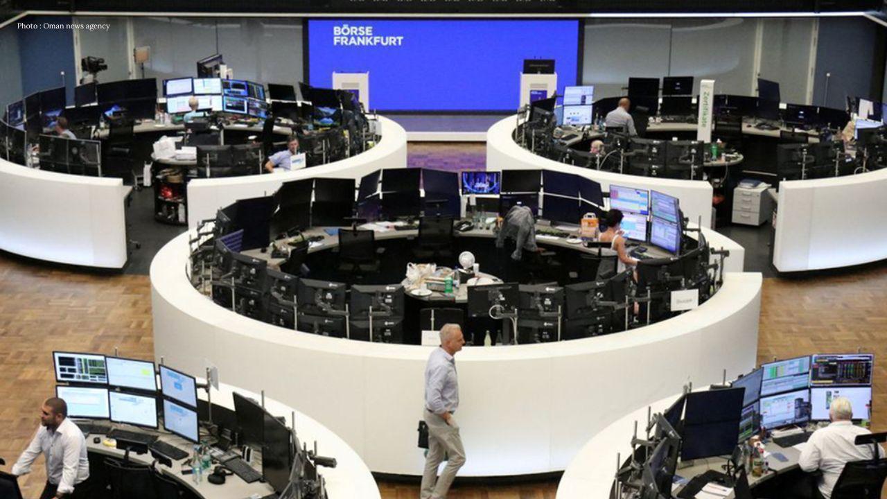 European Stocks Fall as Oil Prices and Yields Rise