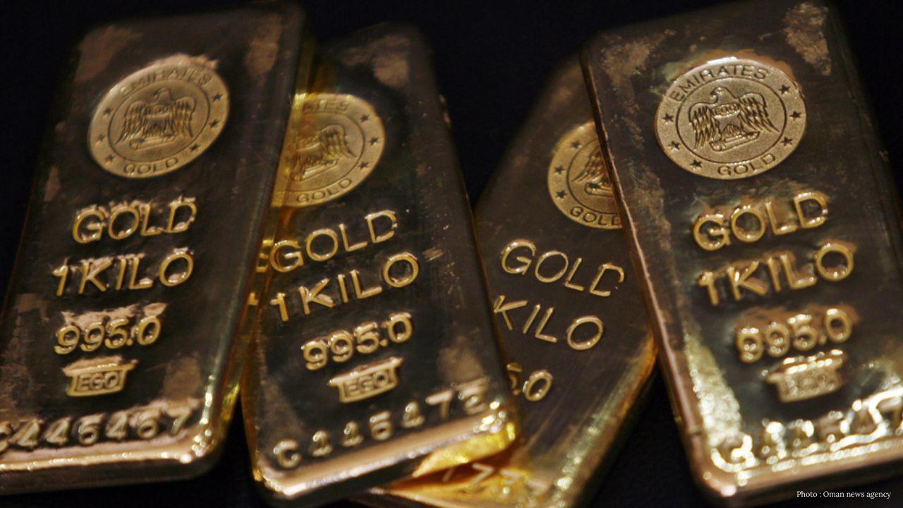 Gold Prices Fall as Dollar Rises Ahead of US Inflation Data