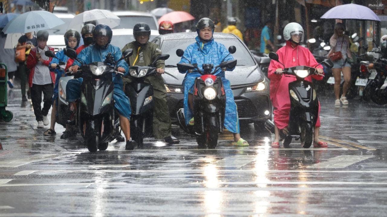 Typhoon Champi Leaves 1 Dead, Over 500 Injured in Taiwan