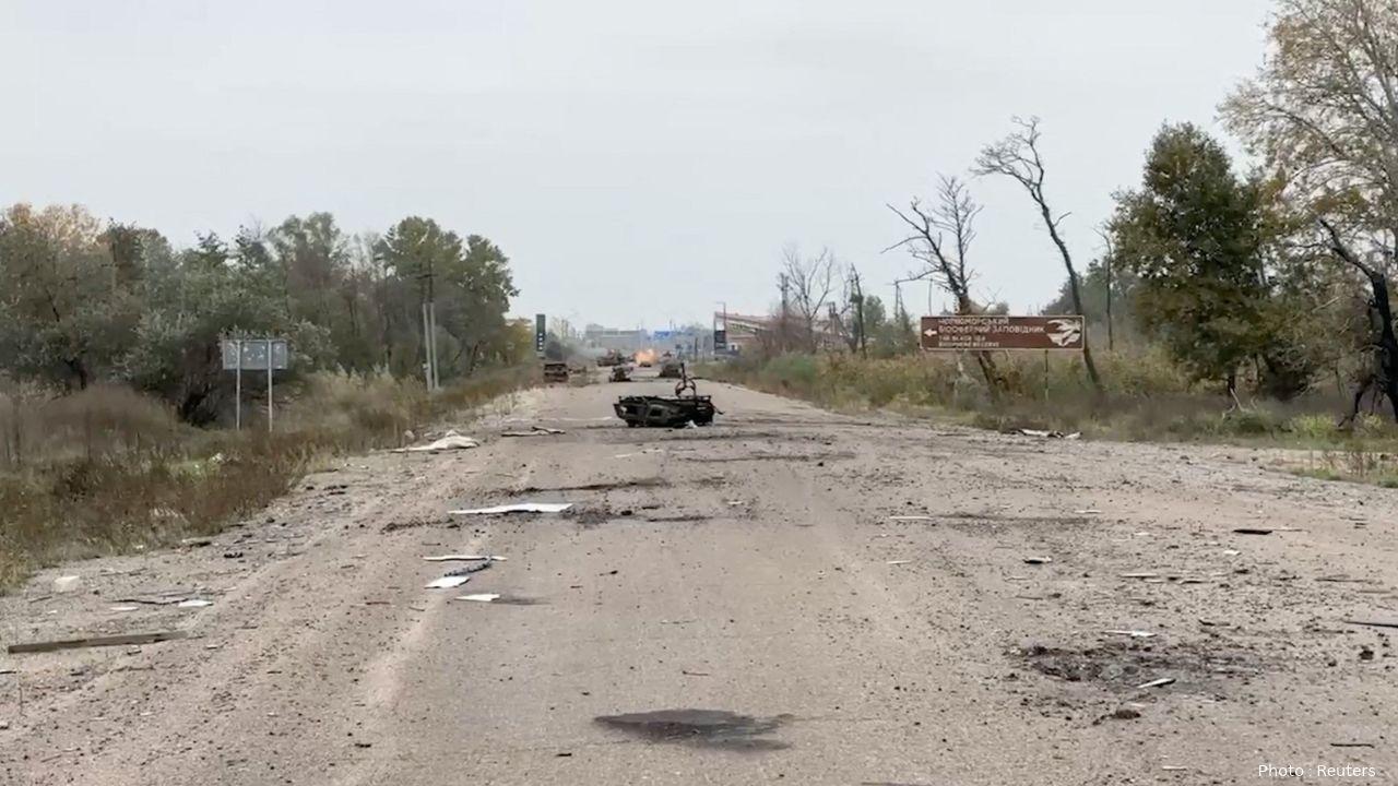 Aid Convoy Heads to Russian-Held Oleshky in Ukraine With Food and Medical Supplies